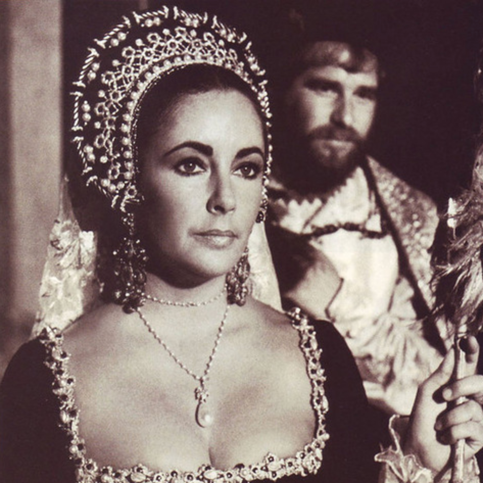 Historical Revivals: La Peregrina